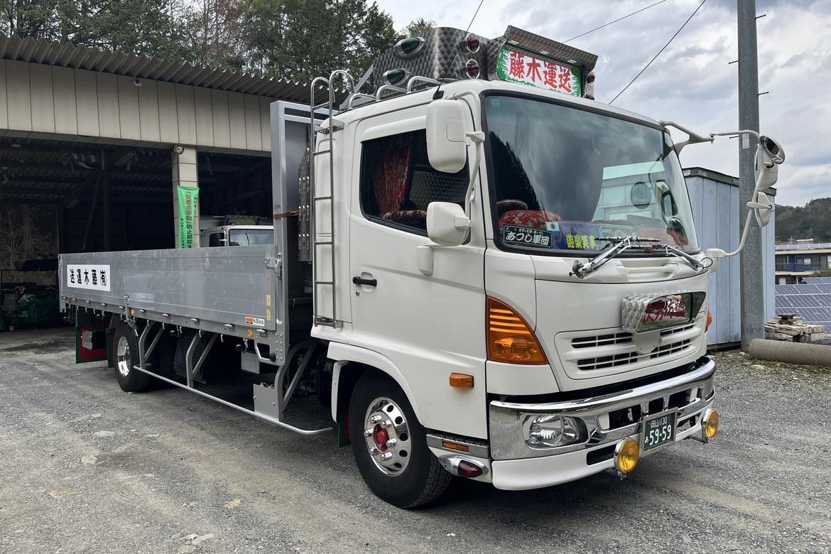 4トン平ボディ車